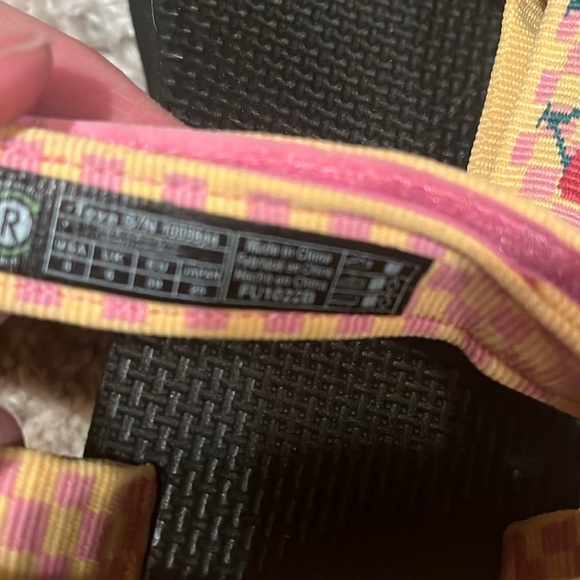 NEW Teva platform sandals - Picture 5 of 6